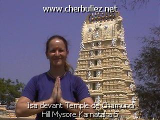légende: Isa devant Temple de Chamundi Hill Mysore Karnataka 5
qualityCode=raw
sizeCode=half

Données de l'image originale:
Taille originale: 110418 bytes
Heure de prise de vue: 2002:02:19 10:30:22
Largeur: 640
Hauteur: 480
